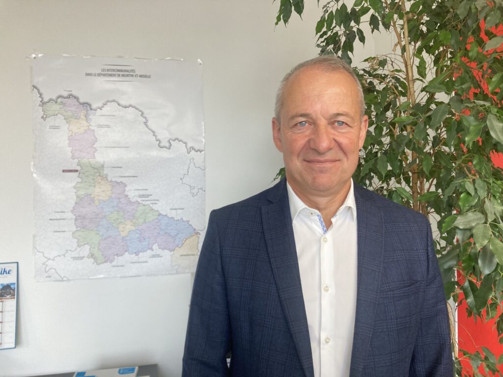 Selon le sénateur de Meurthe-et-Moselle Jean-François Husson, une hausse d'impôts doit être mise en place pour redresser les finances publiques.