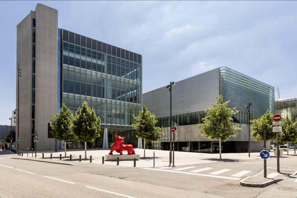 Le procès se déroule au centre des congrès de Nancy, aucune salle du palais de justice ne pouvant accueillir l'ensemble des parties.