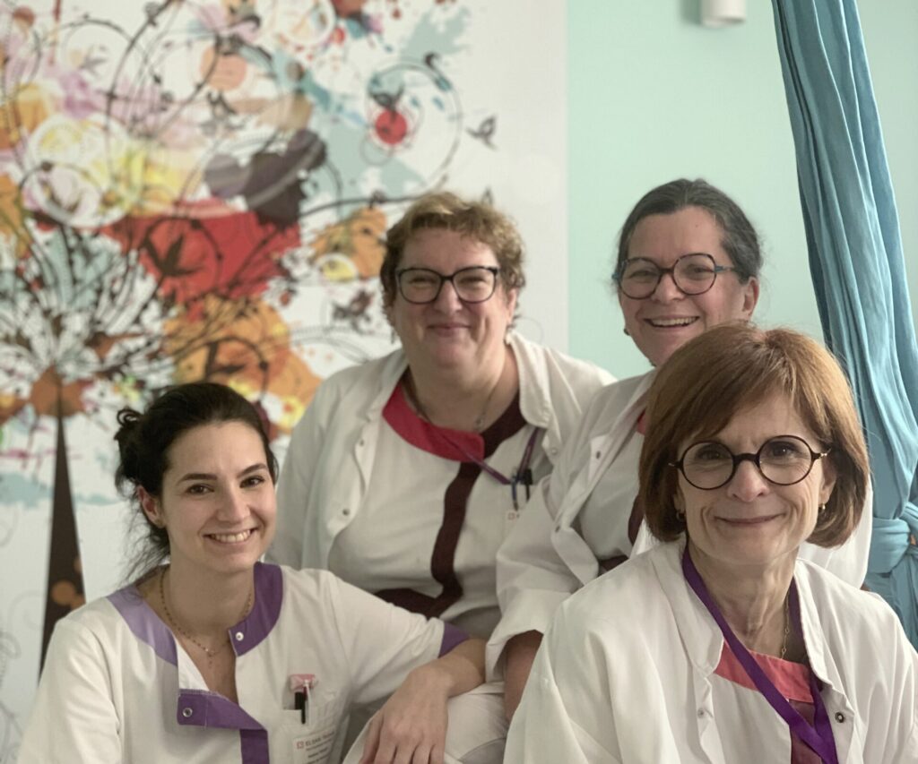 Noémie, Christine, Mathilde et Véronique ont toute déjà travaillé pendant les fêtes. Un jour comme les autres... ou presque pour les sages-femmes et auxilliaires de puériculture.