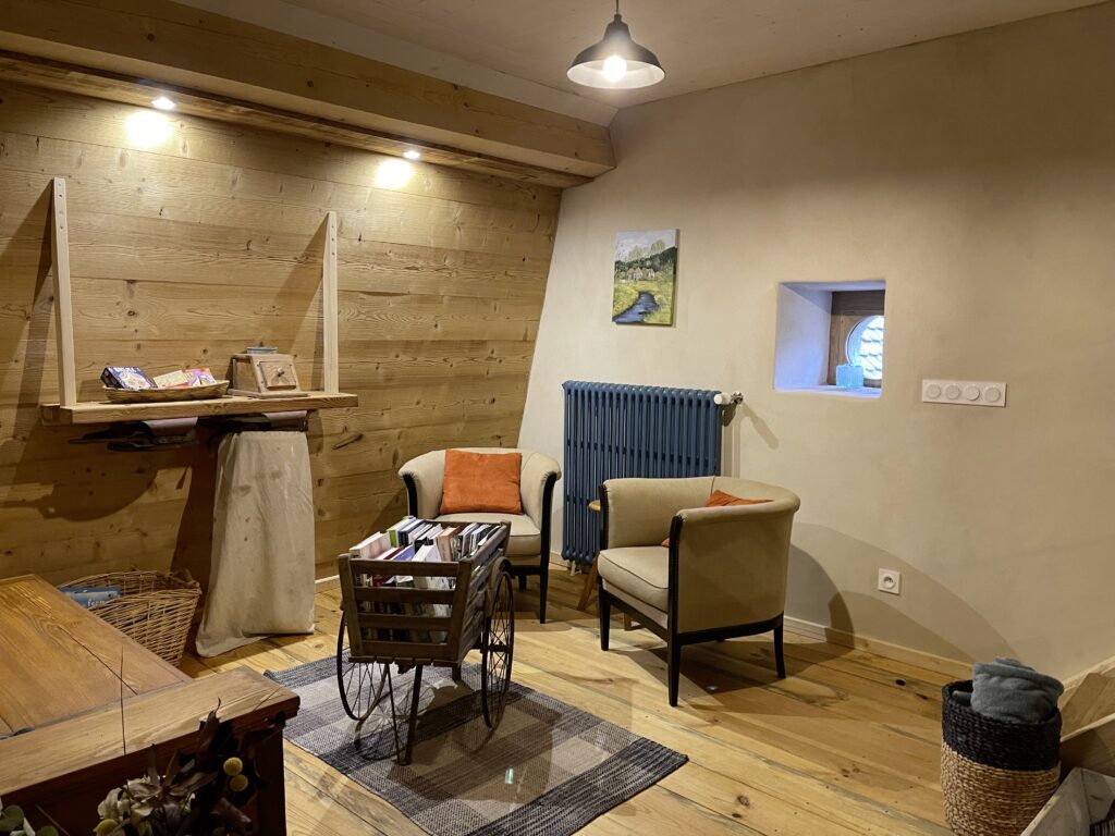 Aujourd'hui, les lieux accueillent des chambres d'hôte.