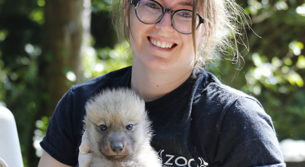 Depuis 13 ans, Joanna Salé passe Noël avec les animaux du zoo d'Amnéville.