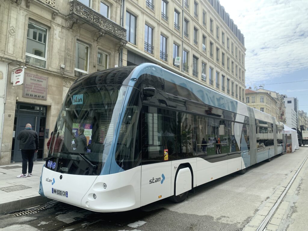 La Métropole du Grand Nancy vient de dévoiler la date de mise en circulation du très attendu trolleybus et le calendrier détaillé des dernières opérations à réaliser.