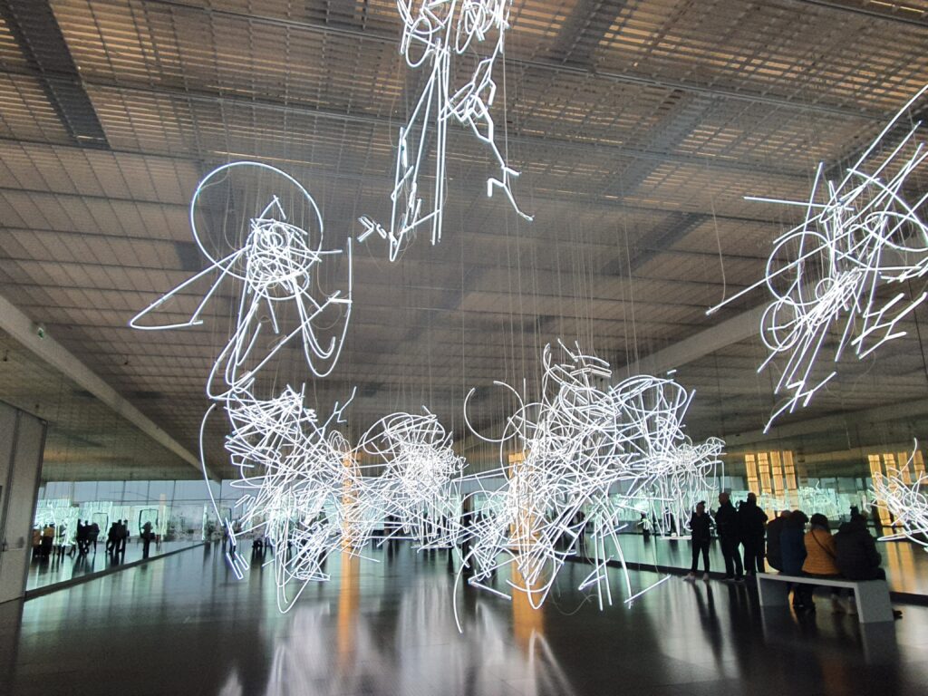 Les effets des lumières offrent aux visiteurs des expériences très singulières.