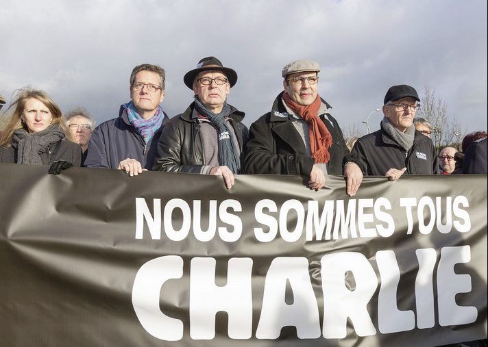 Quatre jours après les attentats de Charlie Hebdo, le club de la presse organisait une marche silencieuse. 45 000 personnes y avaient participé.