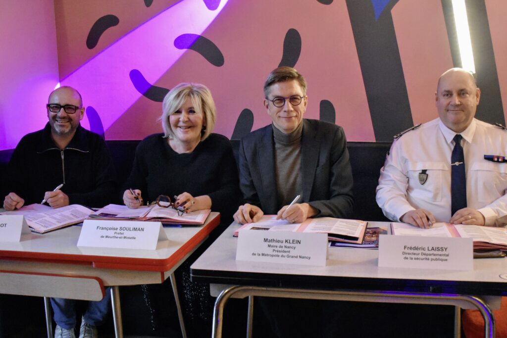 Le 31 décembre dernier une charte de la vie nocturne été signéepar le maire de Nancy, le préfet de Meurthe-et-Moselle ainsi que l'Umih 54.Son but ; rendre la fête plus agréable pour tout le monde en décernant aux établissements de nuit un label.